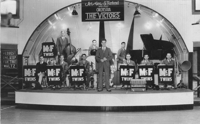 Greens Pavillion - Mcfarland Twins Orchestra 1930S From Dan Cherry (newer photo)